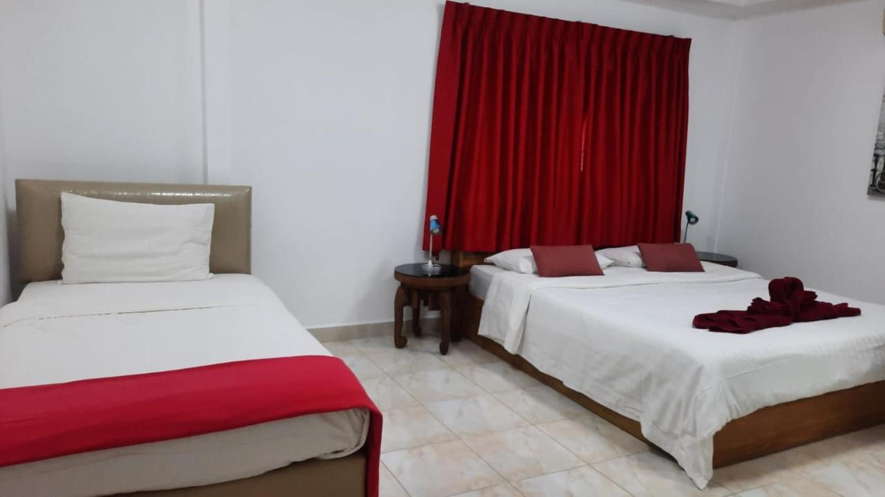 Happy Beach Jomtien Guesthouse Екстериор снимка