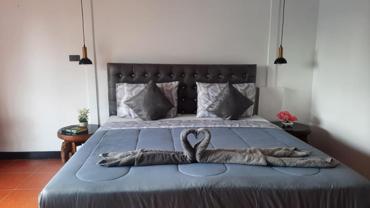 Happy Beach Jomtien Guesthouse Екстериор снимка