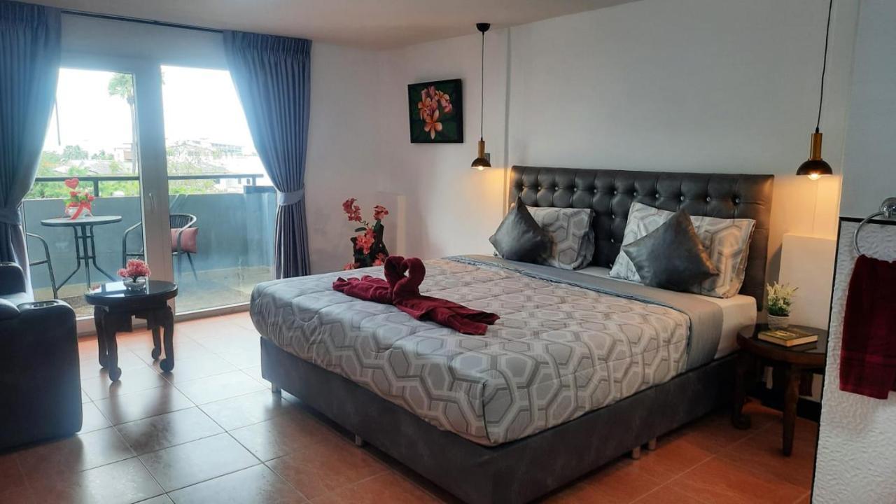 Happy Beach Jomtien Guesthouse Екстериор снимка
