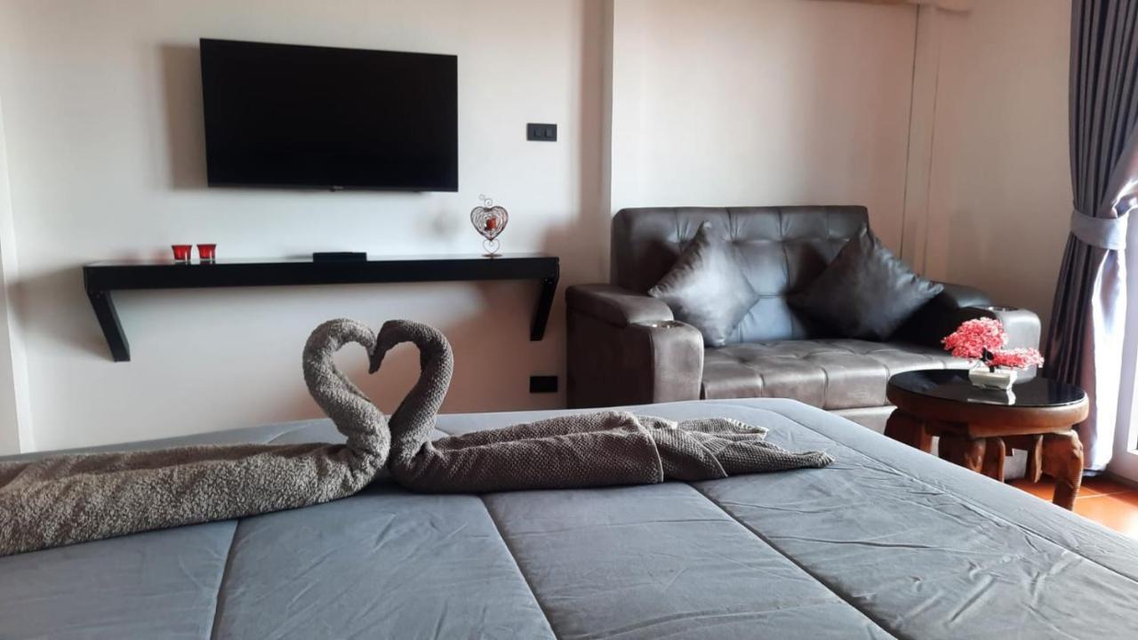 Happy Beach Jomtien Guesthouse Екстериор снимка