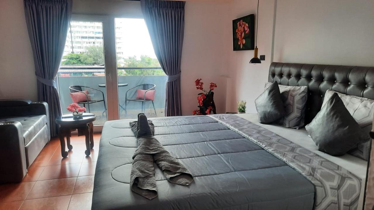 Happy Beach Jomtien Guesthouse Екстериор снимка