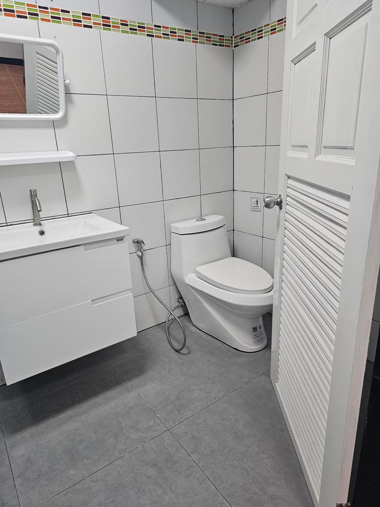 Happy Beach Jomtien Guesthouse Екстериор снимка