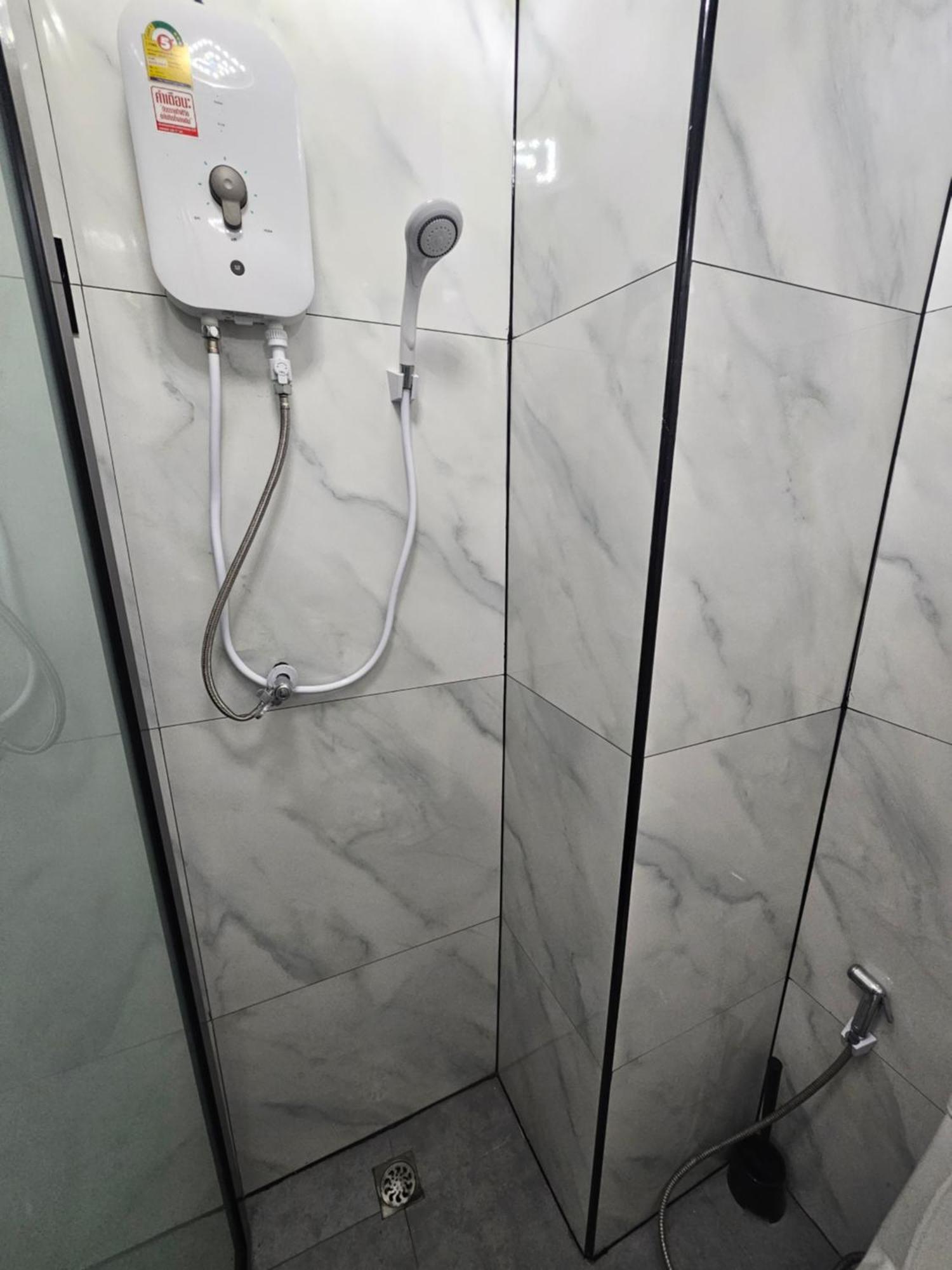 Happy Beach Jomtien Guesthouse Екстериор снимка