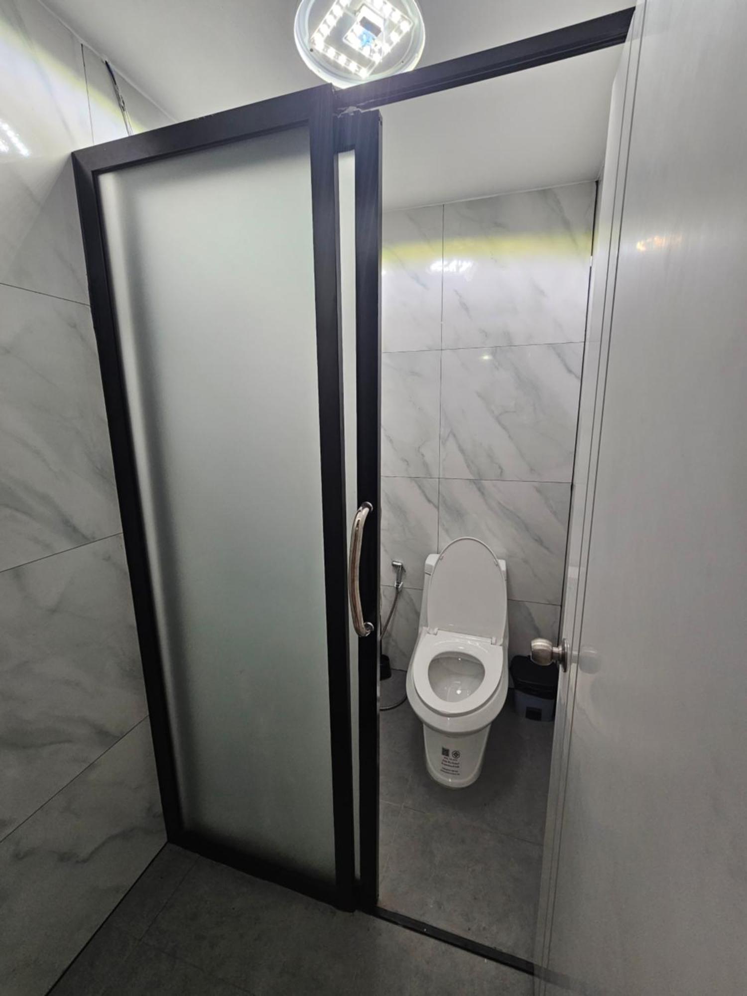 Happy Beach Jomtien Guesthouse Екстериор снимка