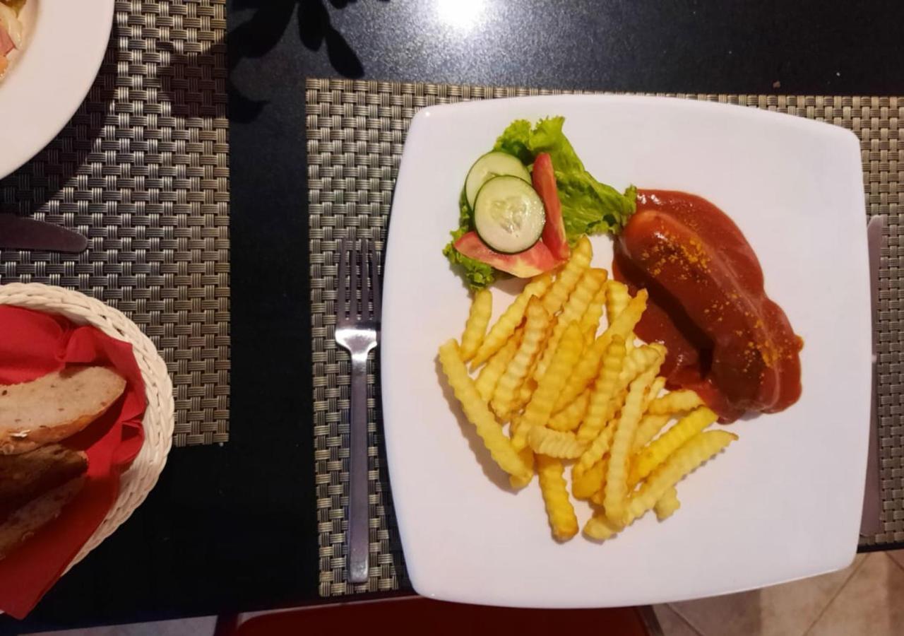 Happy Beach Jomtien Guesthouse Екстериор снимка